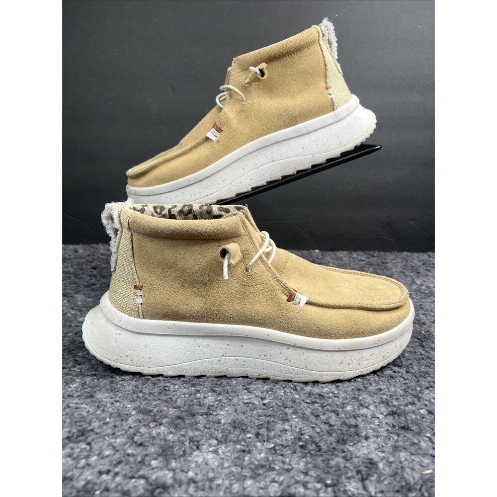 Hey Dude Wendy Peak Hi Suede Casual Comfort Boots Shoes Tan Women's Size 9 GUC